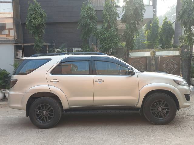 https://images10.gaadi.com/usedcar_image/4306220/original/35ba6452db8d168f91a42ee9a6ac592e.jpg?imwidth=6401