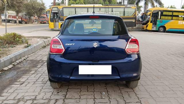 https://images10.gaadi.com/usedcar_image/4306242/original/processed_358ca8244bcd91369610b1b8e3c68ee4.jpg?imwidth=6402