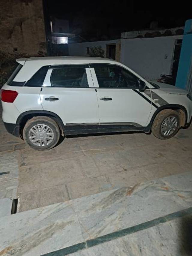 https://images10.gaadi.com/usedcar_image/4306261/original/166338c3ef21beb000f64e92ff9fcdaa.jpg?imwidth=6402