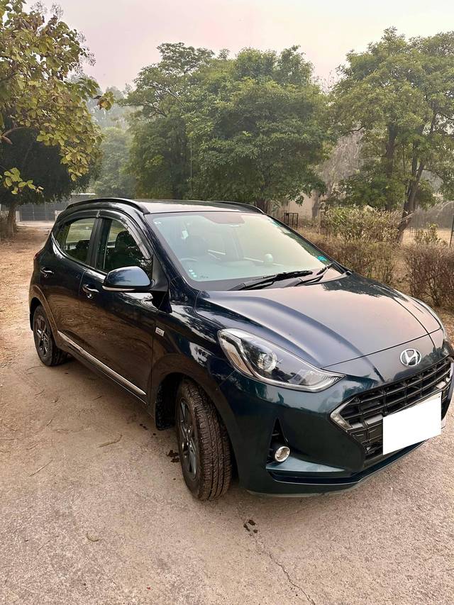 https://images10.gaadi.com/usedcar_image/4306267/original/processed_464fe986055143d1bbce2a7e013b66aa.jpg?imwidth=6400