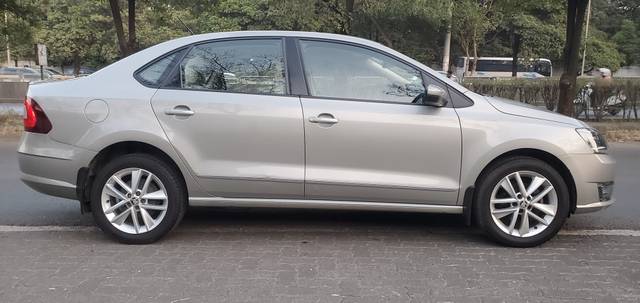 https://images10.gaadi.com/usedcar_image/4306283/original/2c3bcb8874523237576a3494f40cd793.jpg?imwidth=6401