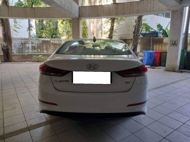 https://images10.gaadi.com/usedcar_image/4306300/original/processed_50db73045db29937ec5544ace7e57867.jpg?imwidth=6402