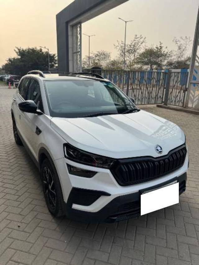 https://images10.gaadi.com/usedcar_image/4306329/original/d5e13e4f707324b527813e542b3607c5.jpg?imwidth=6400