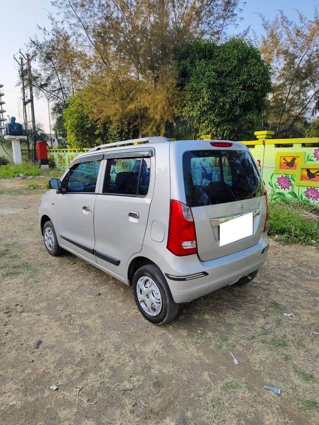 https://images10.gaadi.com/usedcar_image/4306349/original/processed_0a686a2d7404c61ca88f4d7c1eef7293.jpg?imwidth=6402