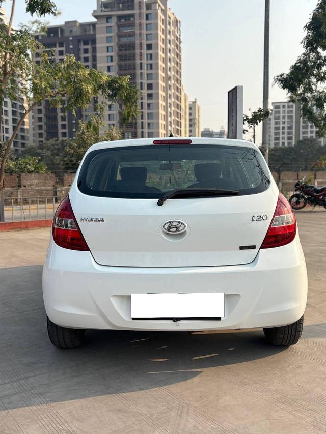 https://images10.gaadi.com/usedcar_image/4306379/original/processed_efc3b5828b768de30001f97149e4dfc9.jpg?imwidth=6401