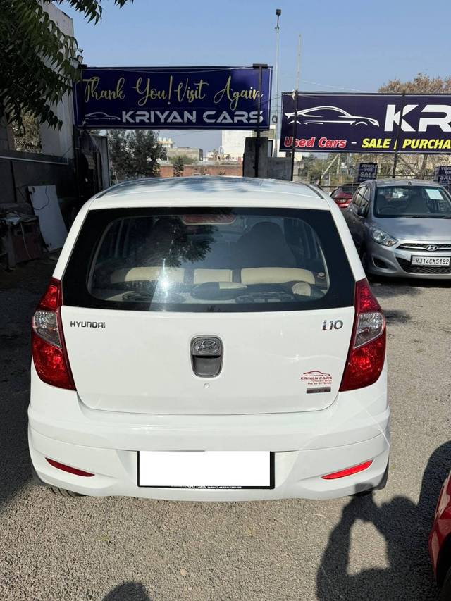 https://images10.gaadi.com/usedcar_image/4306398/original/processed_b1fe042199b0a2623ef8c06d5be8d218.jpg?imwidth=6402