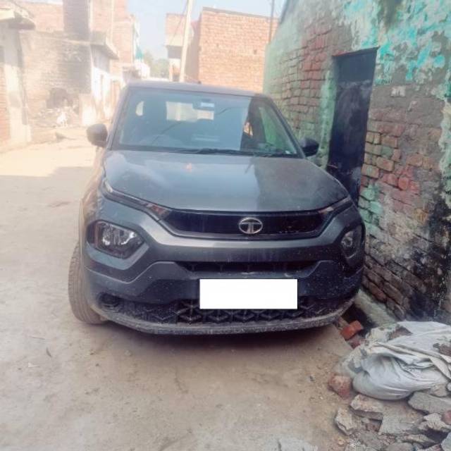 https://images10.gaadi.com/usedcar_image/4306400/original/processed_85c2249b-a114-439b-b94d-5dd939c29096.jpg?imwidth=6400