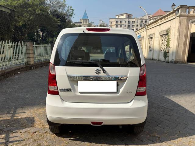 https://images10.gaadi.com/usedcar_image/4306425/original/processed_7c8c609d5fff6dd818e2096440130096.jpeg?imwidth=6402