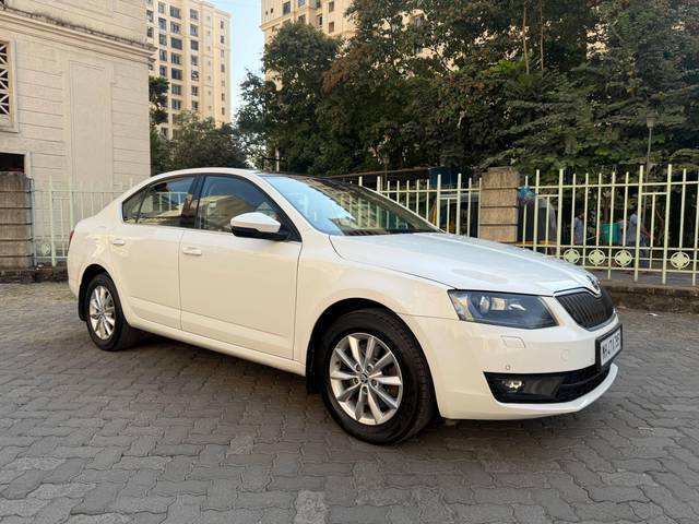 https://images10.gaadi.com/usedcar_image/4306428/original/processed_8f9603364816f3e02b6bda9553864264.jpeg?imwidth=6400