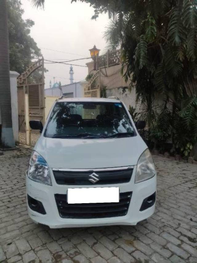 https://images10.gaadi.com/usedcar_image/4306429/original/processed_59cd0340-a76a-49ee-8a4d-0c9b3cd945ad.jpg?imwidth=6400