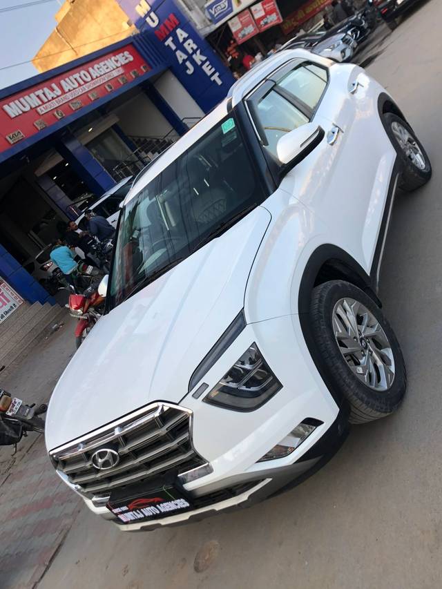 https://images10.gaadi.com/usedcar_image/4306437/original/8dd5a3bd8e158e9f1f2f58117ae806ca.jpg?imwidth=6402