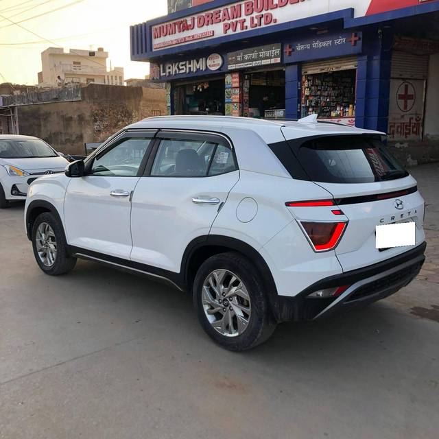 https://images10.gaadi.com/usedcar_image/4306437/original/processed_93a7d2e2609c5893e90262df6b6c7060.jpg?imwidth=6401