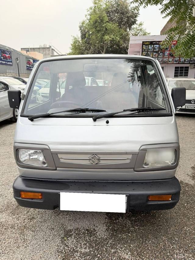 https://images10.gaadi.com/usedcar_image/4306453/original/processed_4ae9fe4f87124f56567770e5e8d720c9.jpg?imwidth=6402