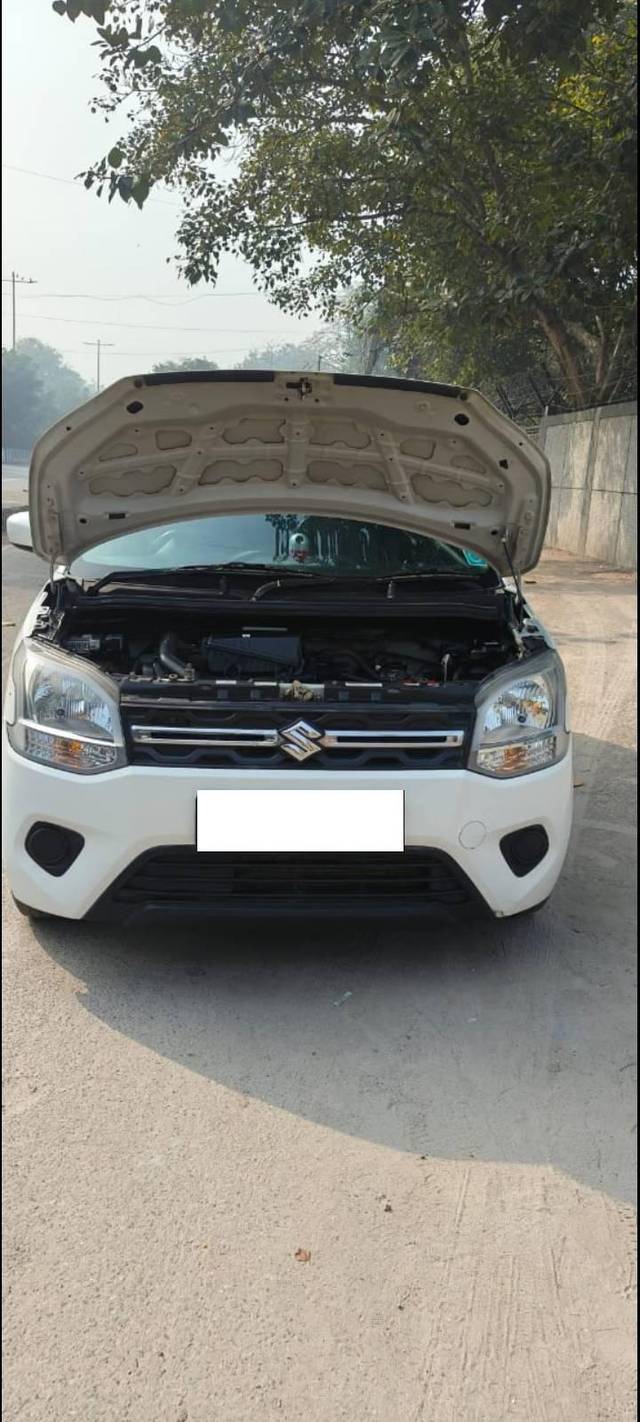 https://images10.gaadi.com/usedcar_image/4306464/original/processed_f6552350c8fd96df13ab271cc12a0e2f.jpg?imwidth=6401