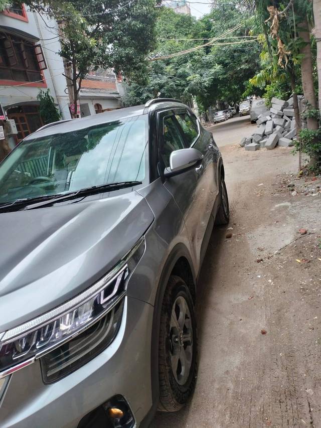 https://images10.gaadi.com/usedcar_image/4306507/original/processed_d31b10e2cc38c9736719cf8d0c035451.jpg?imwidth=6402