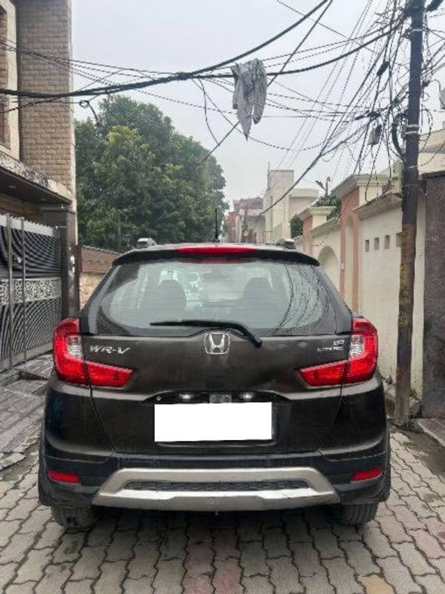 https://images10.gaadi.com/usedcar_image/4306521/original/processed_286da721-f8e5-4c38-81ed-1fe1ca77f0c1.jpg?imwidth=6402