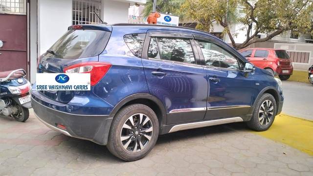 https://images10.gaadi.com/usedcar_image/4306535/original/processed_597e24eb8ce2c29f16b789220d225ecd.jpg?imwidth=6401