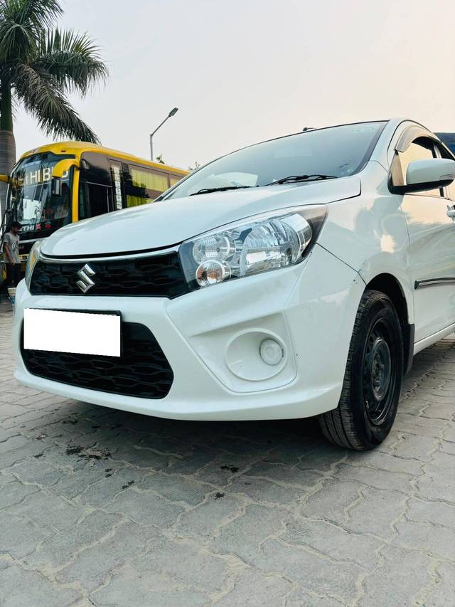 https://images10.gaadi.com/usedcar_image/4306552/original/processed_9dc85412b4444659da299d1110e578cc.jpg?imwidth=6402