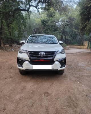 Toyota Fortuner 2016-2021 Toyota Fortuner TRD Sportivo 2.8 2WD AT