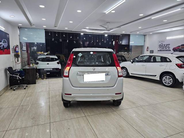 https://images10.gaadi.com/usedcar_image/4306587/original/processed_09938fa59921b92b9cdf6579ab200557.jpg?imwidth=6402