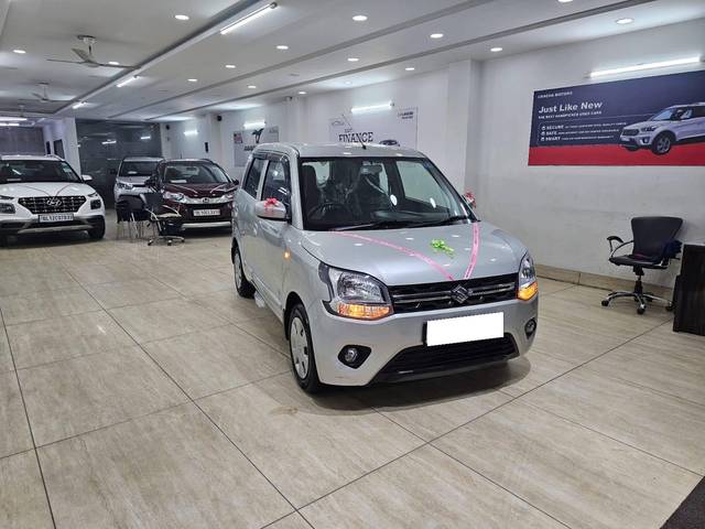 https://images10.gaadi.com/usedcar_image/4306587/original/processed_1bc45be606681c0cfb6b3bea7cf9f1e3.jpg?imwidth=6400