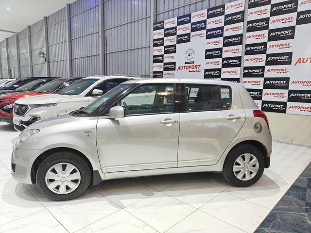 https://images10.gaadi.com/usedcar_image/4306628/original/processed_35a1211c363326c34ebdaedd282c71c8.jpg?imwidth=6402