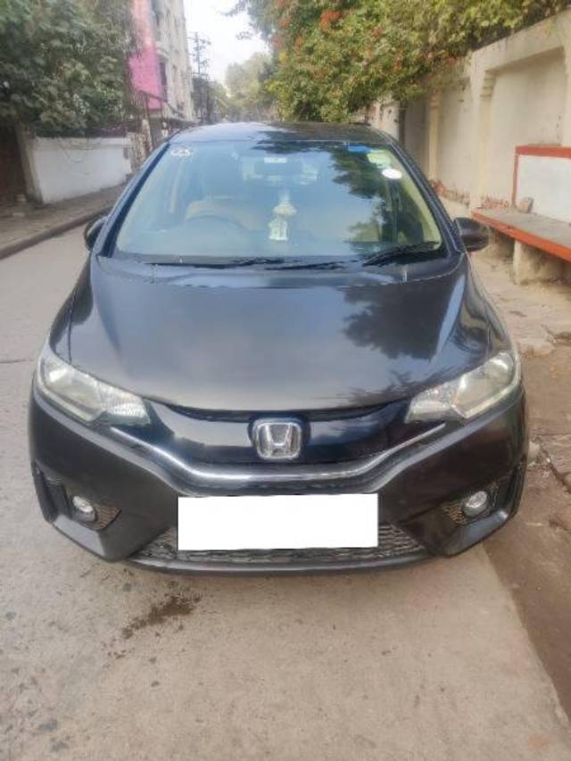 https://images10.gaadi.com/usedcar_image/4306638/original/processed_6d1aca32-f976-444a-aff3-77ca46c0ae0f.jpg?imwidth=6402