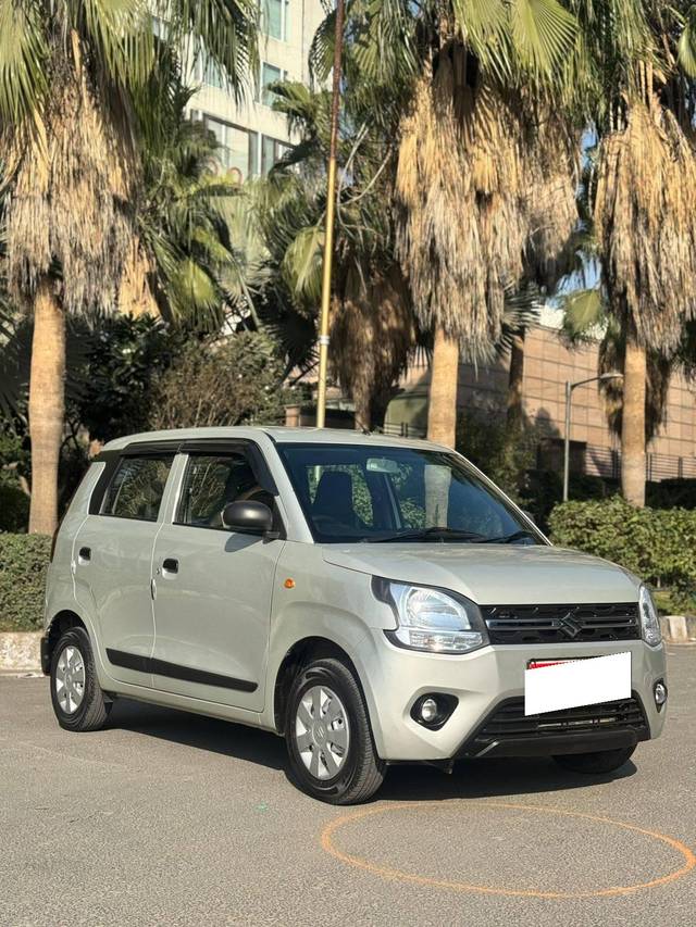 https://images10.gaadi.com/usedcar_image/4306680/original/processed_b9341cfbf8b541923d14f3cbd6070c27.jpg?imwidth=6400