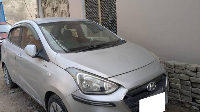 https://images10.gaadi.com/usedcar_image/4306707/original/processed_b6a25483-e142-49e3-9637-c53aed0fbe30.jpg?imwidth=6400