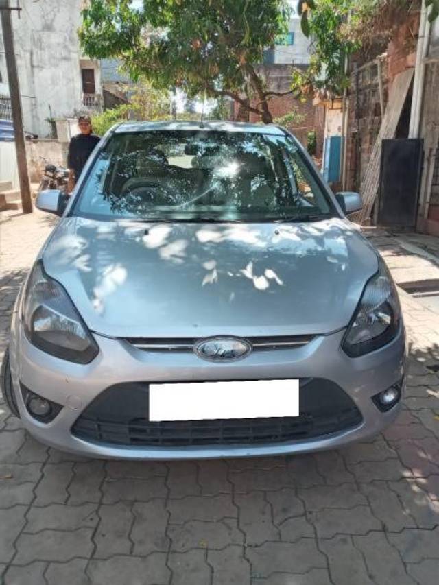 https://images10.gaadi.com/usedcar_image/4306746/original/processed_66d22502-e234-4922-8cd0-37757004899e.jpg?imwidth=6402