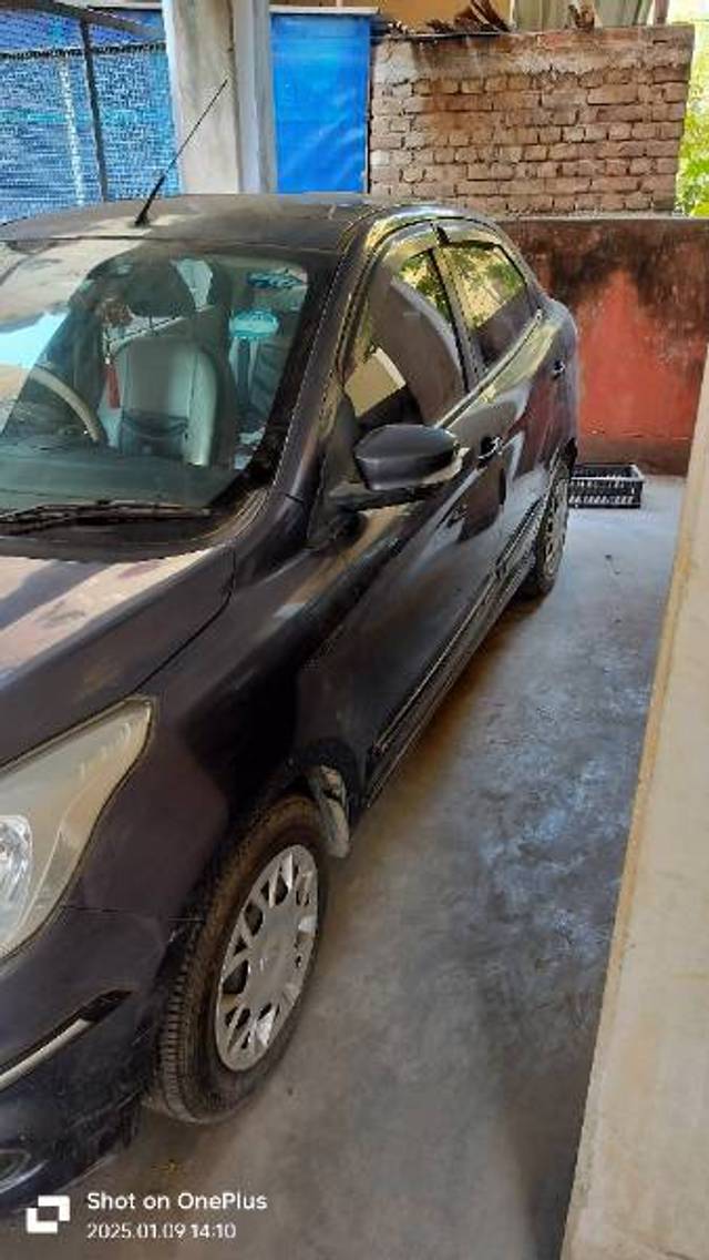 https://images10.gaadi.com/usedcar_image/4306891/original/2db7cd2c0b14e5addd7ddc001e5baddd.jpg?imwidth=6401