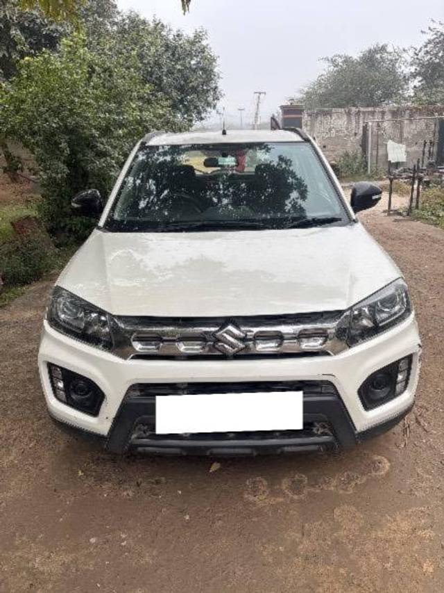 https://images10.gaadi.com/usedcar_image/4306924/original/processed_fd1ea404-009a-4bbb-893a-8eff611046c5.jpg?imwidth=6400