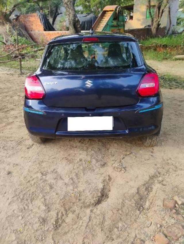 https://images10.gaadi.com/usedcar_image/4306929/original/processed_43012a18-f7a2-493a-9af0-db083433bb73.jpg?imwidth=6401