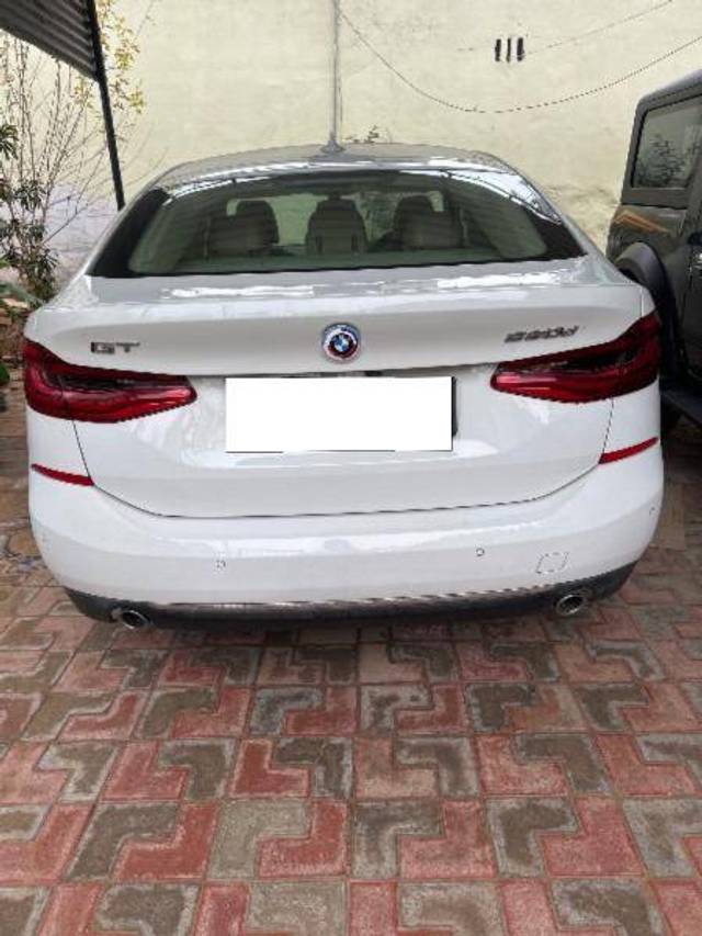 https://images10.gaadi.com/usedcar_image/4306940/original/26d0c47bcb1aca75339e9da231d24fe6.jpg?imwidth=6402