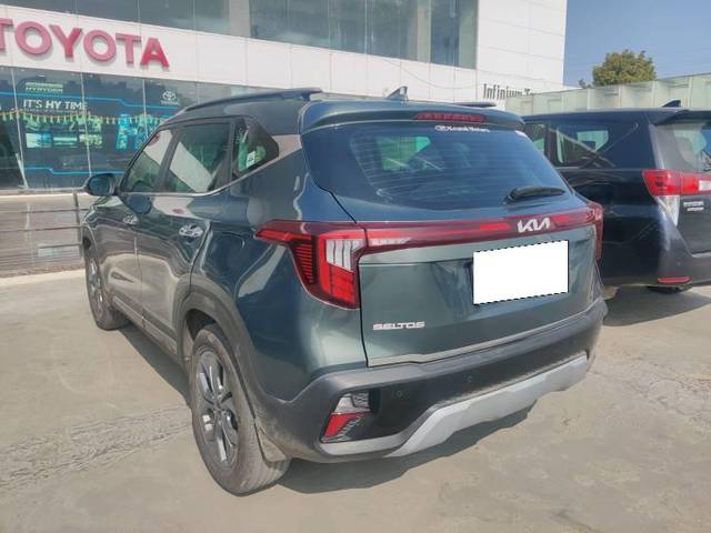 https://images10.gaadi.com/usedcar_image/4306951/original/processed_c9956ede-4bde-4ca5-b596-27bd0091ae1b.jpg?imwidth=6402