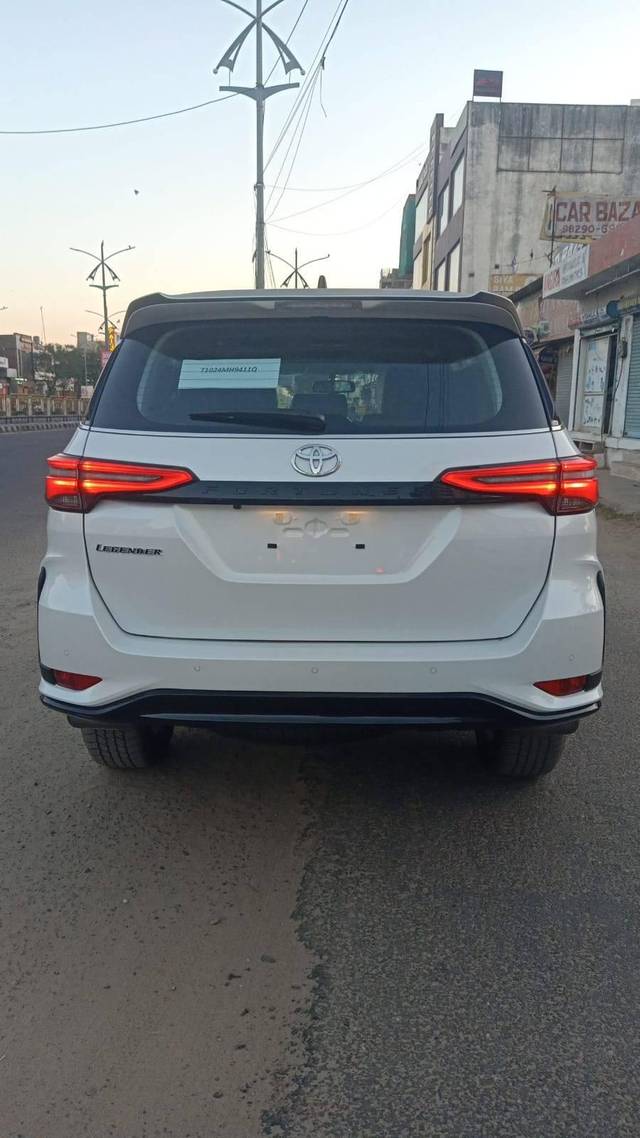 https://images10.gaadi.com/usedcar_image/4306998/original/processed_585d64a99f0f88052ba070e90f97cc5c.jpg?imwidth=6402