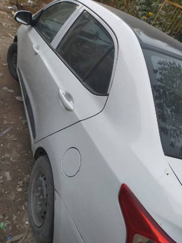 https://images10.gaadi.com/usedcar_image/4307033/original/f03eaac553f60b2b88a0917523503bec.jpg?imwidth=6402