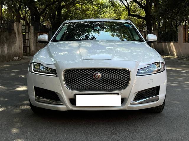 https://images10.gaadi.com/usedcar_image/4307152/original/processed_52ad1135832201d8be6d038d59b17cee.jpg?imwidth=6400