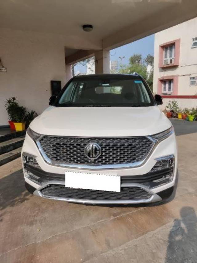 https://images10.gaadi.com/usedcar_image/4307155/original/processed_2ea93dda-a9fb-4447-8288-5edfcd9237e5.jpg?imwidth=6402