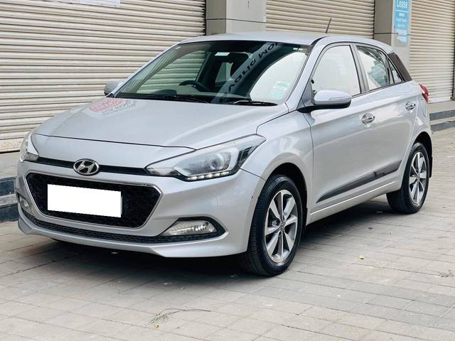 https://images10.gaadi.com/usedcar_image/4307243/original/processed_76a52713ec4b0ee730becffc7c0d6769.jpg?imwidth=6402