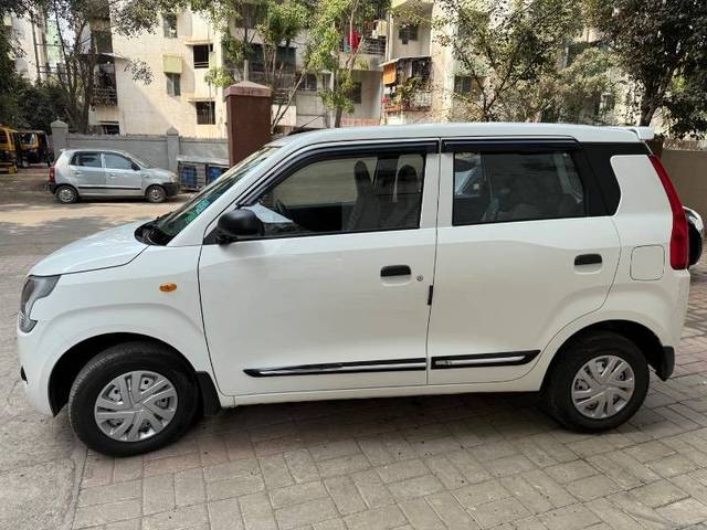 https://images10.gaadi.com/usedcar_image/4307247/original/008e104903b72ffd2d1990fe11392ba6.jpeg?imwidth=6402