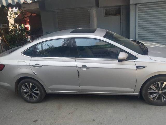 https://images10.gaadi.com/usedcar_image/4307306/original/e60a25ad8e0efa51c03996708593e13c.jpeg?imwidth=6401