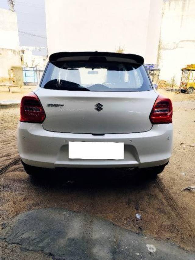 https://images10.gaadi.com/usedcar_image/4307328/original/processed_cb0a2c58-7369-4979-b70a-b4c552220af3.jpg?imwidth=6401