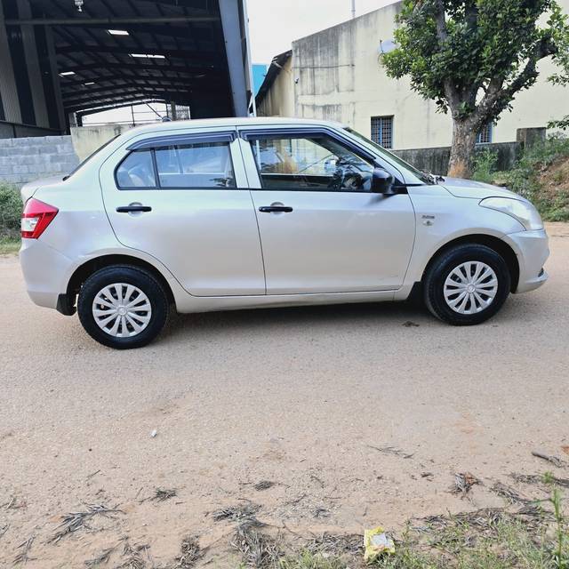 https://images10.gaadi.com/usedcar_image/4307342/original/cbdd32f353a99511ce478c190c2557a8.jpg?imwidth=6401