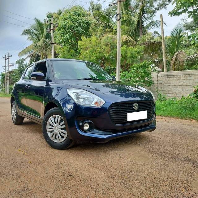 https://images10.gaadi.com/usedcar_image/4307379/original/processed_b727a8f1a48d3423c1918145b5893ca4.jpg?imwidth=6400