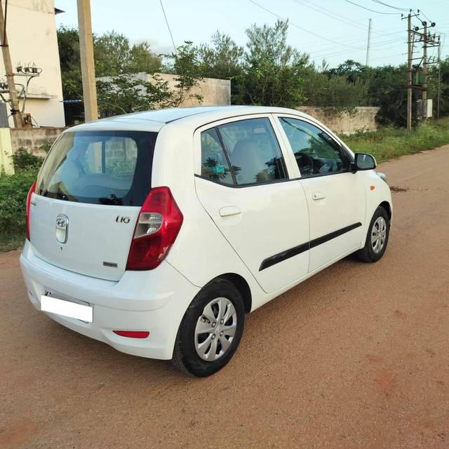 https://images10.gaadi.com/usedcar_image/4307426/original/processed_bb917e35527d04e3fbca923b1b6abecd.jpg?imwidth=6402