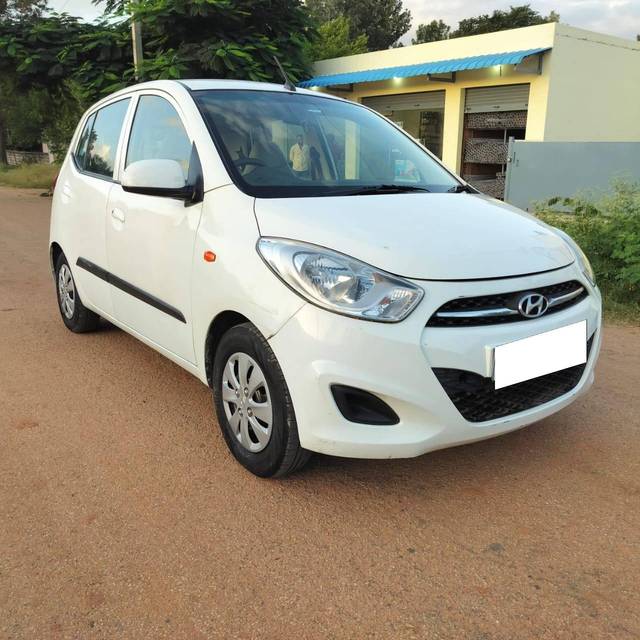 https://images10.gaadi.com/usedcar_image/4307426/original/processed_f00c4fc2ff477132c2221a4f1b5c9a41.jpg?imwidth=6400