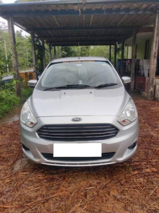 https://images10.gaadi.com/usedcar_image/4307477/original/processed_1b14ba81-3498-46e5-8ce8-ba3535edb548.jpg?imwidth=6400