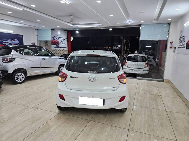 https://images10.gaadi.com/usedcar_image/4307478/original/processed_1ac9e1c505396964202432c10ef533b2.jpg?imwidth=6401