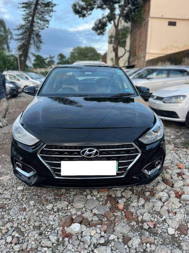 https://images10.gaadi.com/usedcar_image/4307497/original/processed_a96f368ea65c9636161b5b3f20822961.jpg?imwidth=6400